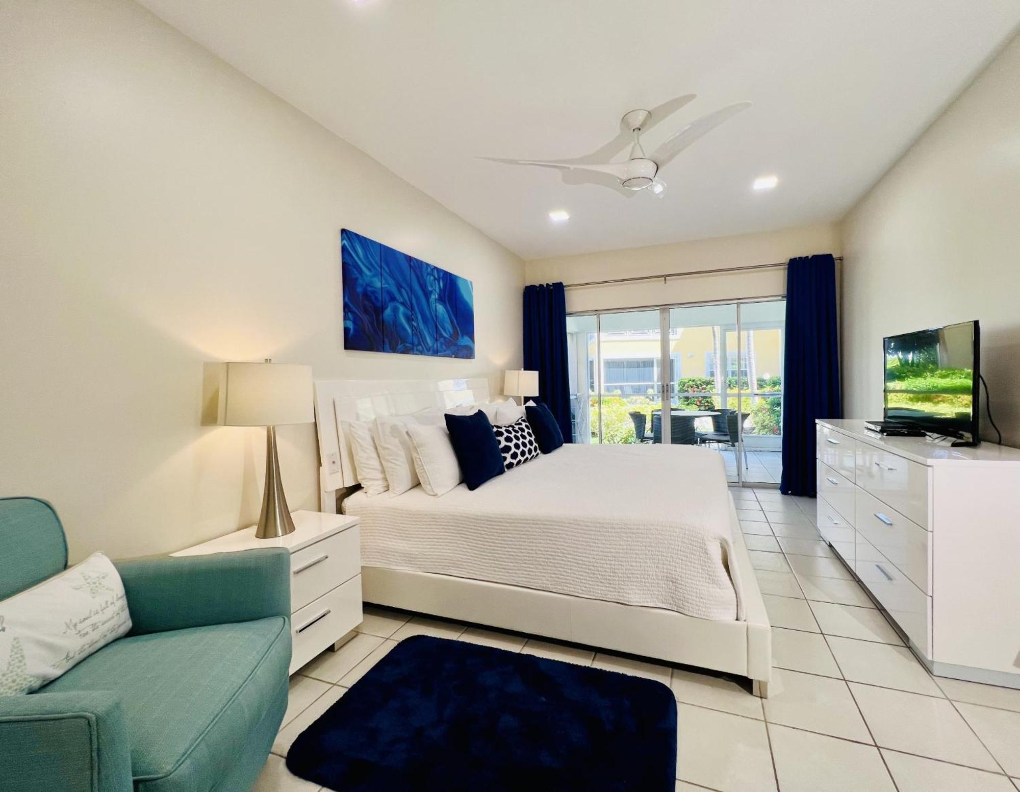 Regal Beach Club George Town Room photo